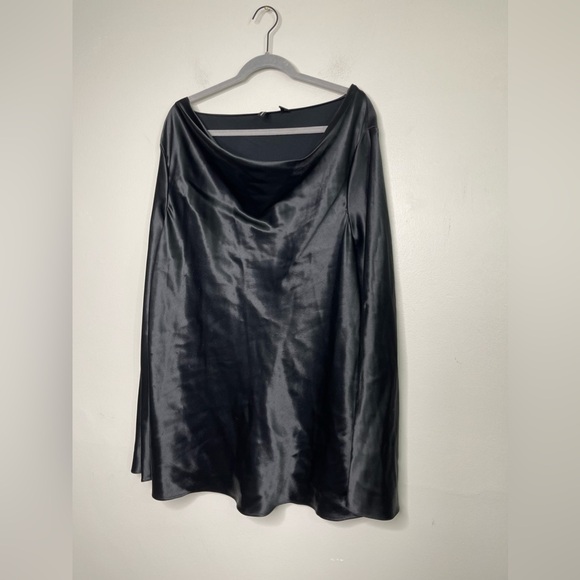 Ellen Tracy Black Satin Cowl Neck Elegant Bell Sleeves Tunic Blouse Festive 22 - Picture 4 of 12